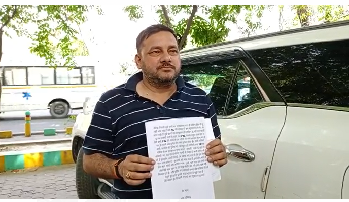 bstvlive's tweet photo. लखनऊ 

➡️अधिवक्ता देवेंद्र तिवारी को मिली धमकी

➡️गुड्डू मुस्लिम ने लेटर भेजकर दी धमकी

➡️उमेश पाल हत्याकांड में शामिल है गुड्डू मुस्लिम 

➡️धमकी भरे पत्र में 20 लाख की फिरौती मांगी गई

➡️लेटर में CM योगी,ADG एसटीएफ का भी जिक्र

➡️पीड़ित देवेंद्र तिवारी ने पुलिस से की शिकायत.

#Lucknow
