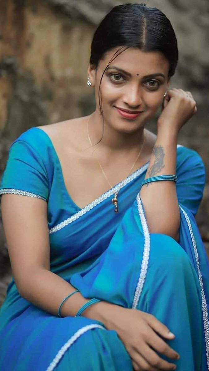 karuvachi_offcl's tweet photo. வார்த்தைகள்
தேடி அலைந்த போது
வந்து சிக்கியது 
உன் பெயர் கவிதையாய்....😍 https://t.co/1Z0Nftb5lt