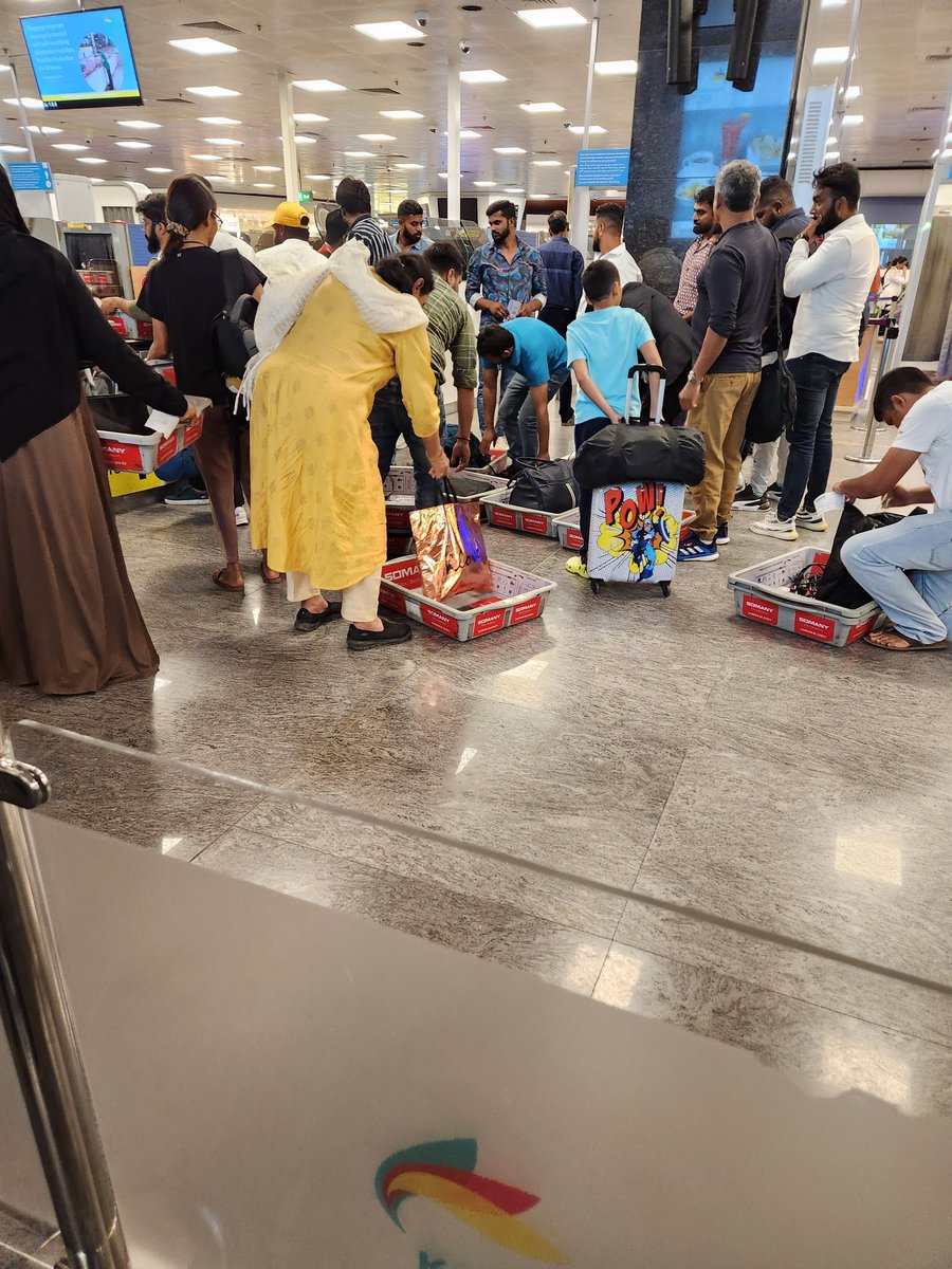 Mituls89's tweet photo. @marinebharat Has to be Bengaluru. Check this. Half n hour for check in. 45 mins for security check in. https://t.co/S2x3DEHiDg
