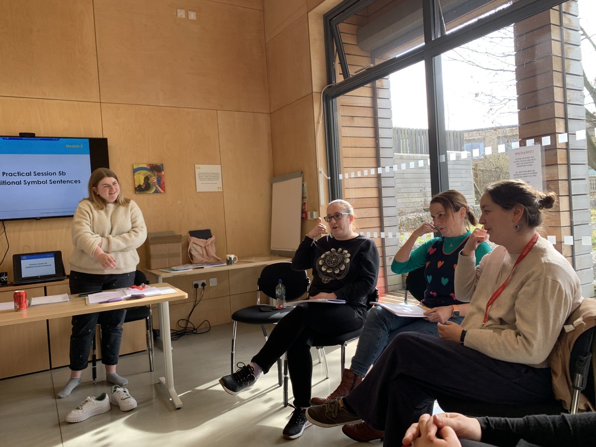 NoahsArkHospice's tweet image. Bringing Makaton to Noah’s Ark! 🙌👏👋

Both members of the care and non-care teams completed Makaton Level 1 &amp;amp; 2 training in March, where they learned over 250 signs and symbols!
 
Read more about Makaton at Noah's Ark here:
 ow.ly/savA50NP5lo

#childrenshospice #makaton