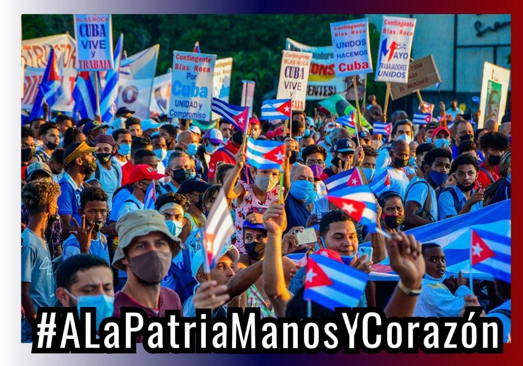 ArielPitaF's tweet photo. ¡Amo a Cuba! 🇨🇺❤️
Expresión sencilla, una respuesta solidaria, la expresión que mitiga dolor y tempestad. Sonrisa abierta, la alegría y la Paz que hace vida y no un slogan vacío.
#ALaPatriaManosYCorazón
#CDRCuba https://t.co/Q70zxTi3vN