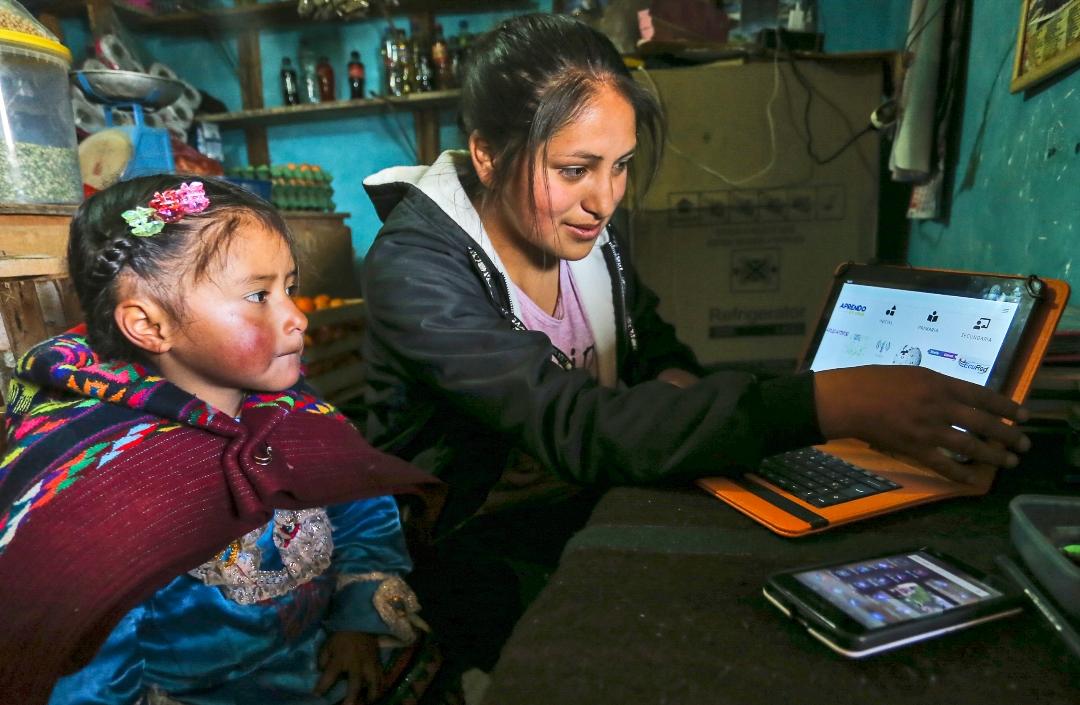 Se supone que la educación debe ser gratuita, de calidad...😒
...pero los problemas de acceso y el uso diferenciado de la tecnología generan logros desiguales del aprendizaje que limitan el progreso.😟

Ensayo de <a href="/JuanPabloS_A_/">Juan Pablo</a> participante de #EscuelaCEEY ceey.org.mx/acceso-a-la-te…