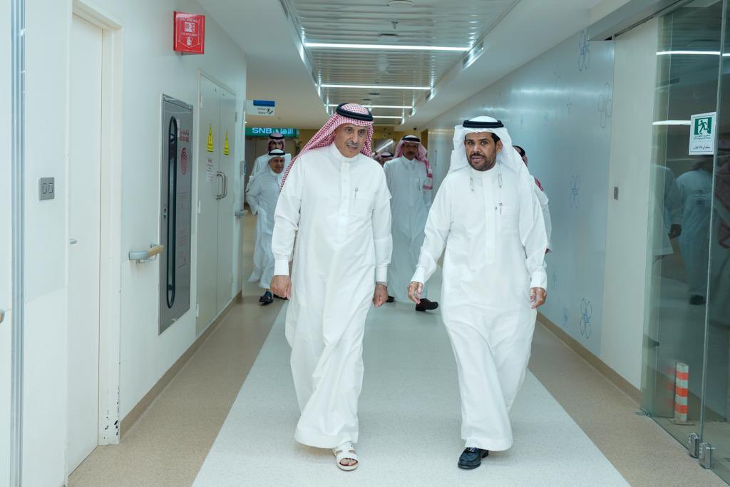 نظّم قسم الخدمة الاجتماعية معايدة لمرضى #المدينة_الطبية بـ #جامعة_الملك_سعود مع <a href="/SABIC/">SABIC I سابك</a> بحضور الرئيس التنفيذي للشركة م.عبدالرحمن الفقيه ونائب الرئيس لدعم الأعمال والشؤون التنفيذية م.علي الشمراني والمدير التنفيذي م.ياسرالحميدي برفقة المدير التنفيذي للشؤون الصحية أ.د.فوزي الجاسر.