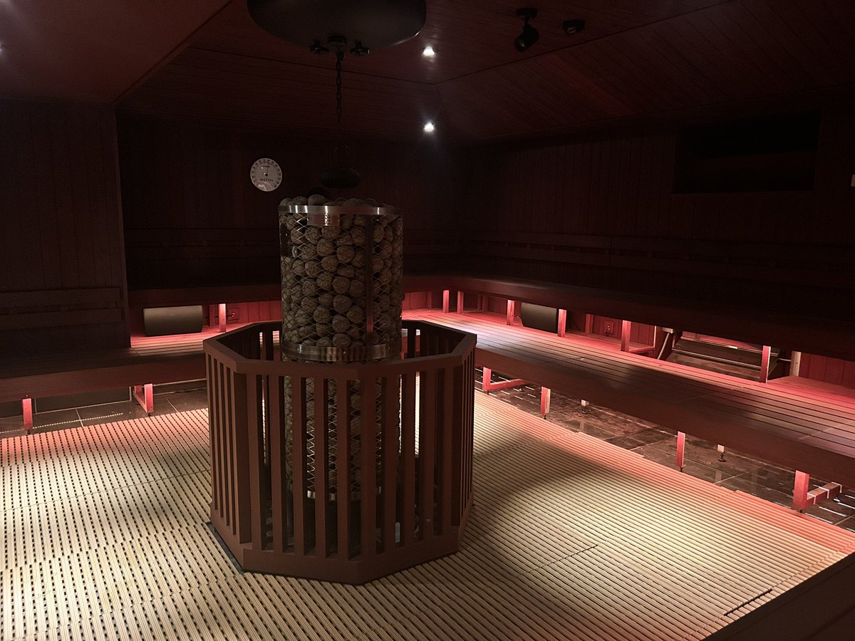 chelsea_sauna's tweet photo. 4/24オープンのサウナ東京、マジで日本一のサウナすぎた…！

・アウフのためにある都内最大サウナ
・ケロのセルフロウリュ
・昭和ストロングサウナ
・温度の違う水風呂
・60名以上座れる外気浴 etc

書ききれないぐらい、拘りが凄い。この1年で一番ととのったし、絶対No.1人気になる気しかしない。 https://t.co/2tHBtymkFG