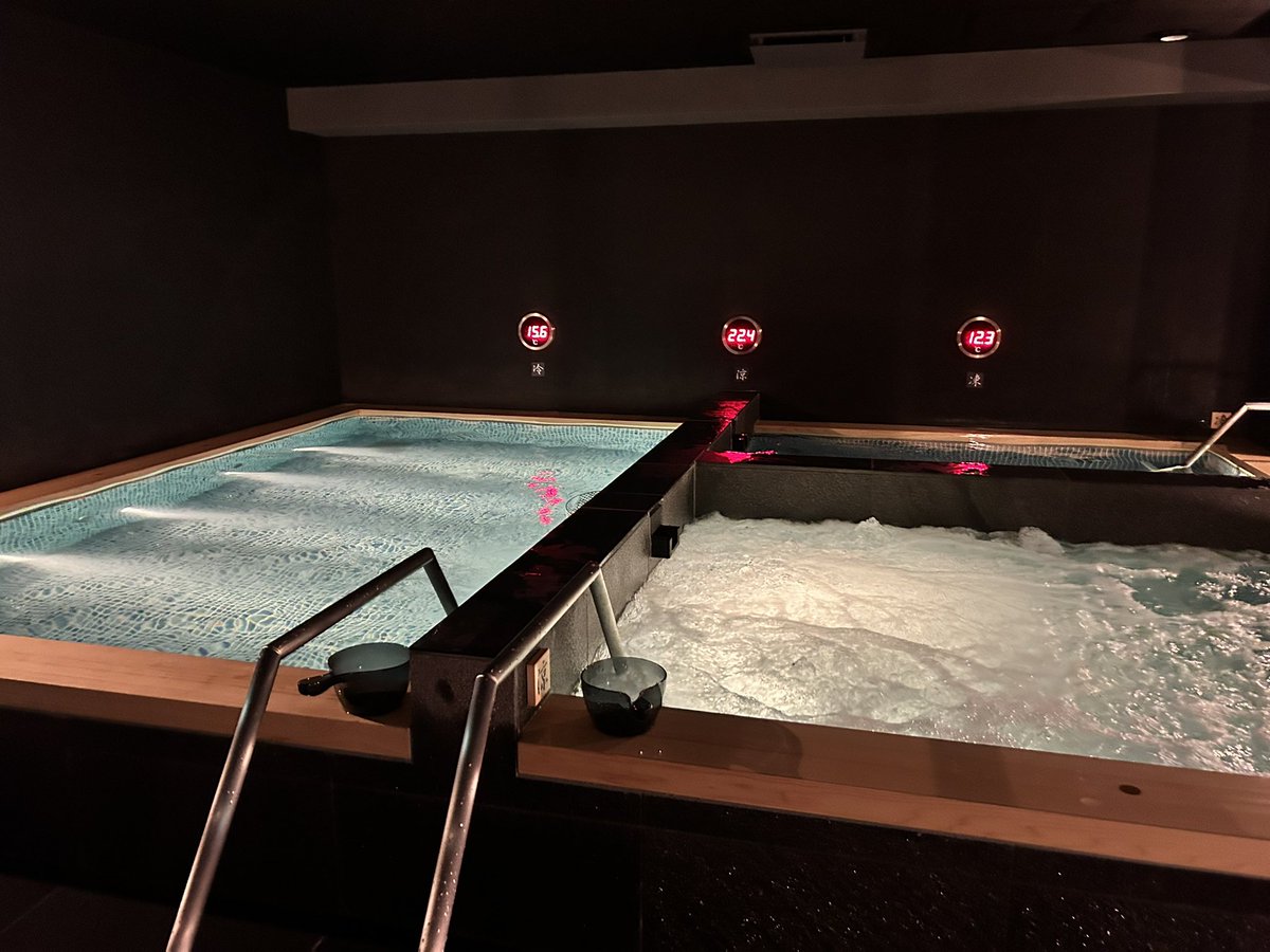 chelsea_sauna's tweet photo. 4/24オープンのサウナ東京、マジで日本一のサウナすぎた…！

・アウフのためにある都内最大サウナ
・ケロのセルフロウリュ
・昭和ストロングサウナ
・温度の違う水風呂
・60名以上座れる外気浴 etc

書ききれないぐらい、拘りが凄い。この1年で一番ととのったし、絶対No.1人気になる気しかしない。 https://t.co/2tHBtymkFG