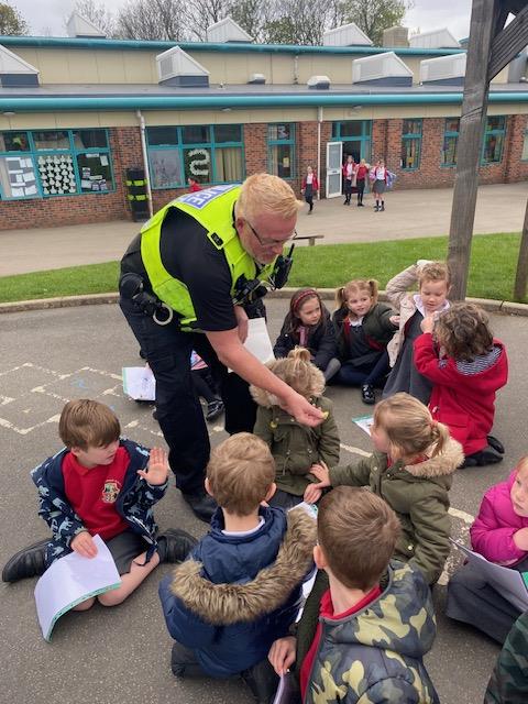 AcademyWalton's tweet photo. Thank you @WestYorksPolice for your visit! PC Paul T, PC Paul G and PC Craig S visited our EYFS children today to support our topic of 'We Are Inspirational'. It was a brilliant morning and a wonderful learning opportunity for the children ๐๐ฎ๐ปโโ๏ธ๐๐จ #WPAEYFS https://t.co/giUCpVTP4l