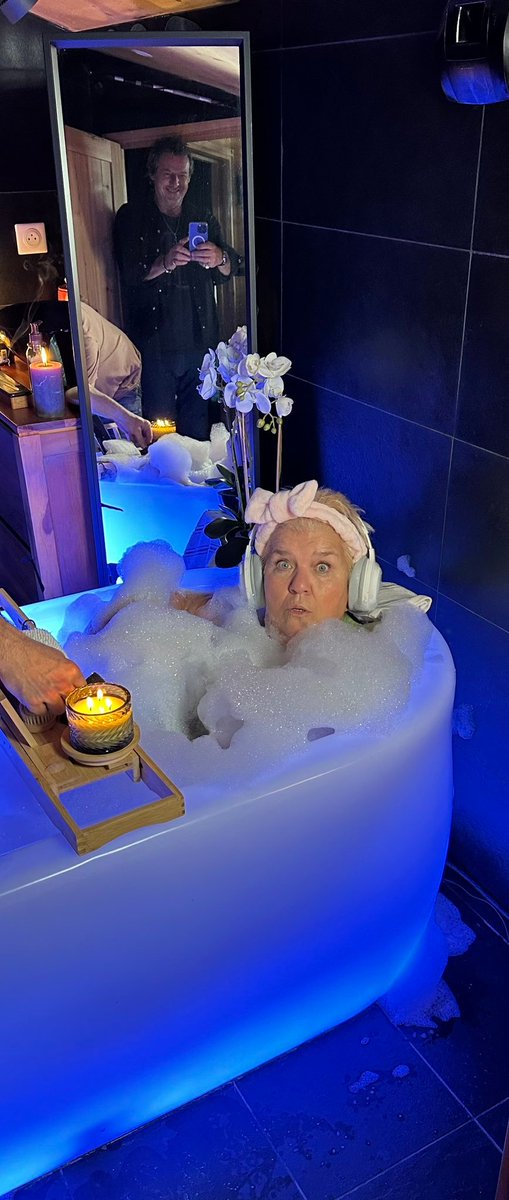 Freezze's tweet image. La photo me détruit.