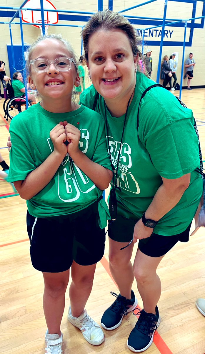 Brooke Schuster tweet media