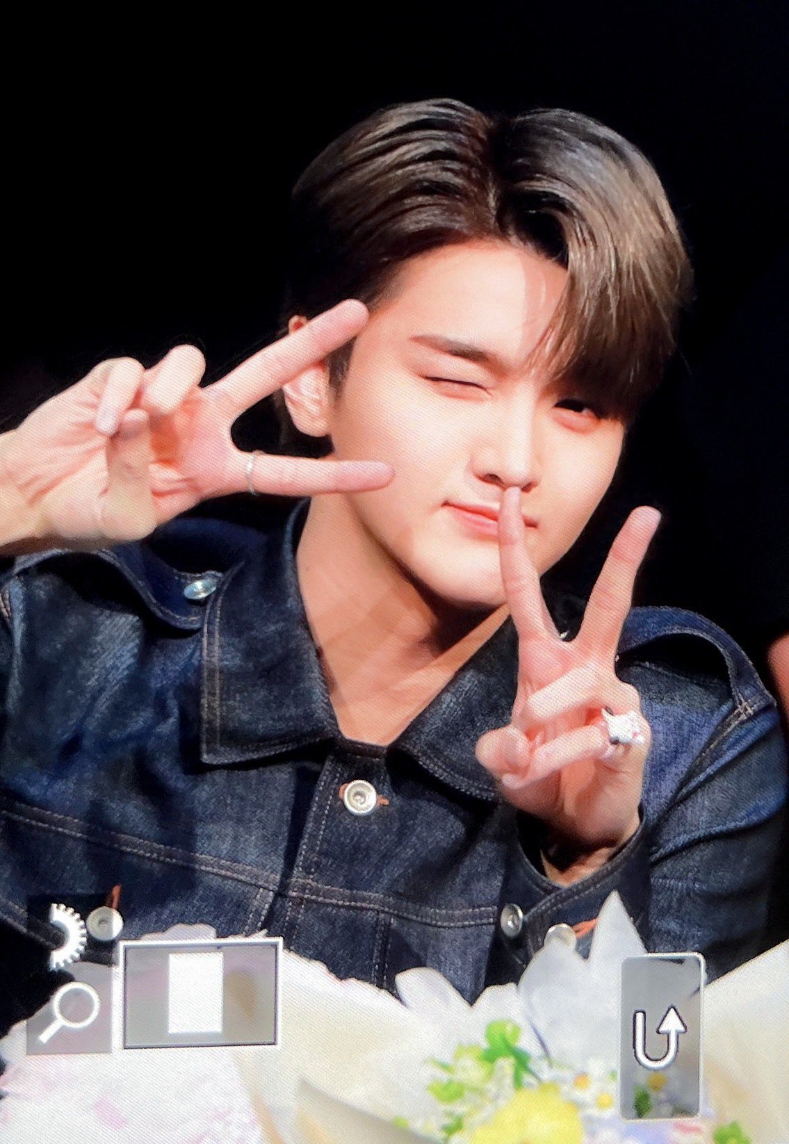 [잡담] 얼굴은 아기지만 어깨는 상남자인 준호 보고가! | 인스티즈