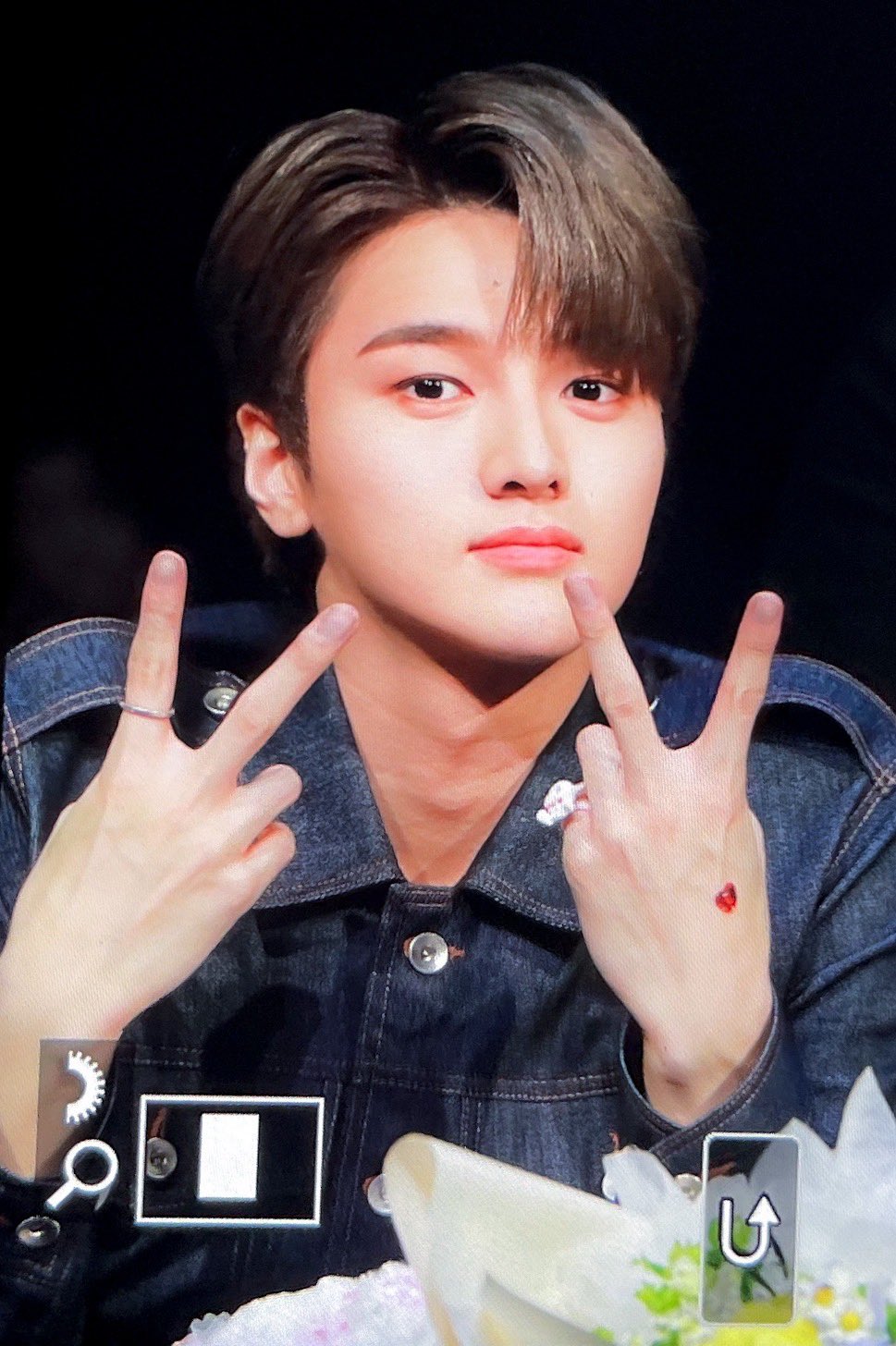 [잡담] 얼굴은 아기지만 어깨는 상남자인 준호 보고가! | 인스티즈