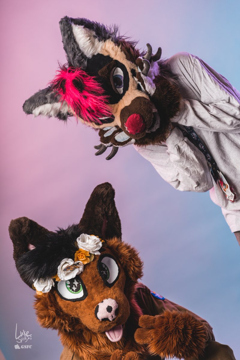 GSFurCon's tweet photo. This Fursuit Friday photo really made me smile. still missing the con quite a bit. GSFC was pretty darn fun i think. Photo team is still working on GSFC2023's photos. #GSFC2022 #photobooth #fursuitfriday
π·Luke Spots
π¦@luke_spots
Insta @luke_spots
π https://t.co/lZskeeSo9U https://t.co/qtVeWZxlnj