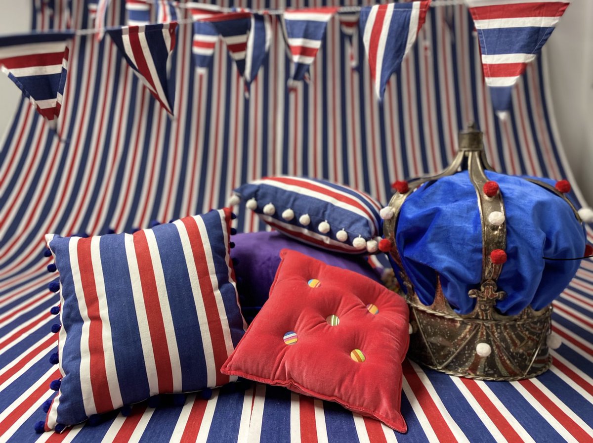 stripesco's tweet photo. THE KINGS CORONATION 👑🇬🇧🤴🏼

The Kings Coronation is right around the corner! May 6th! And we have you covered for all your garden tea party needs! 🍰🫖

From Union Jack bunting, cushions, bucket hats and table settings… this range goes on! 

Shop the range today! https://t.co/TUagyqhOT9