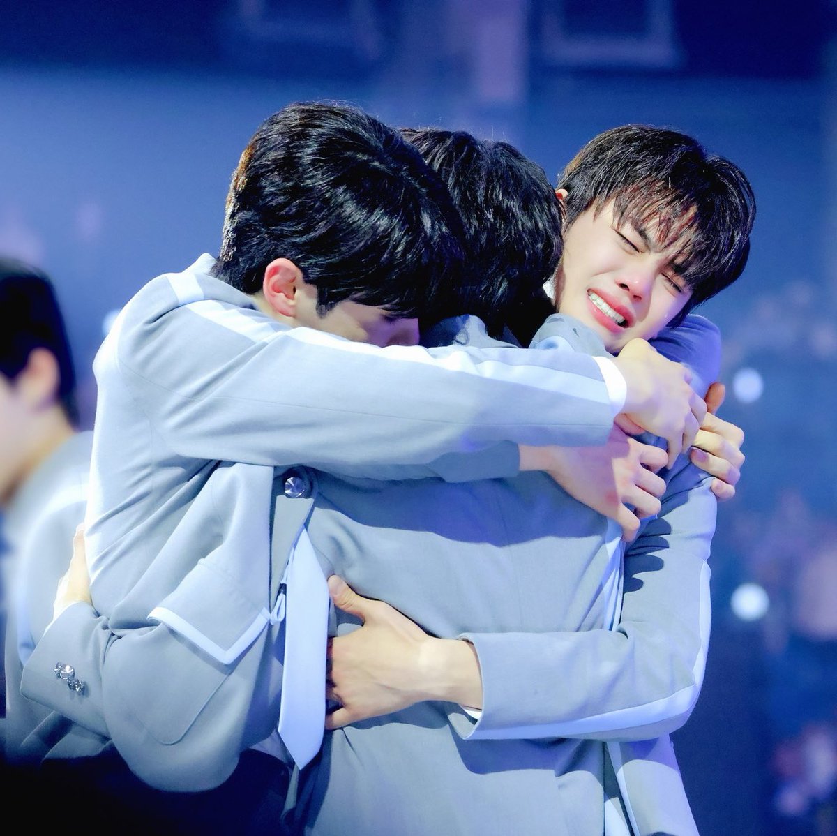 1vinhoes's tweet photo. New fans of zb1 especially those who will be a hanbin and gyuvin stan will never understand how heartbreaking this day was for me and for everyone who was so attached to this trio. They were separated :( Hoetaek, Shanbin, Gyuvin, you will always be my favorite trio 🥺 https://t.co/bps9qxgLNm