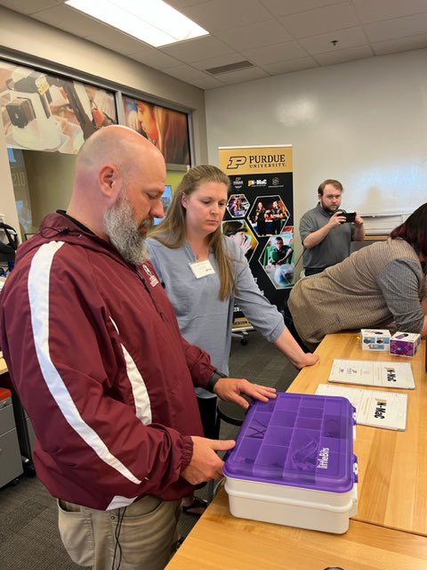 WDElementary's tweet photo. We enjoyed attending and presenting at the Purdue INMaC conference this week! They have been a great partner in our STEM program. @PurdueINMaC https://t.co/RllJpyFgZX
