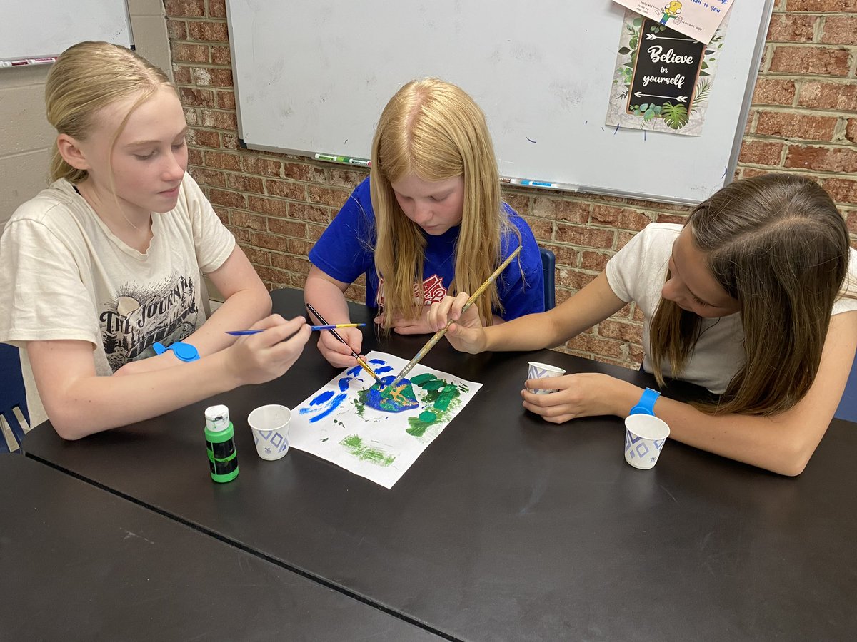 WCDS_Science's tweet photo. Mrs. Ingram’s #WCDSGrade6 science classes are celebrating Earth Day by painting rocks that will be placed around school! #WCDSScience #WCDSAcademicExcellence #WCDSMiddleSchool https://t.co/BoJ3vbvWCA