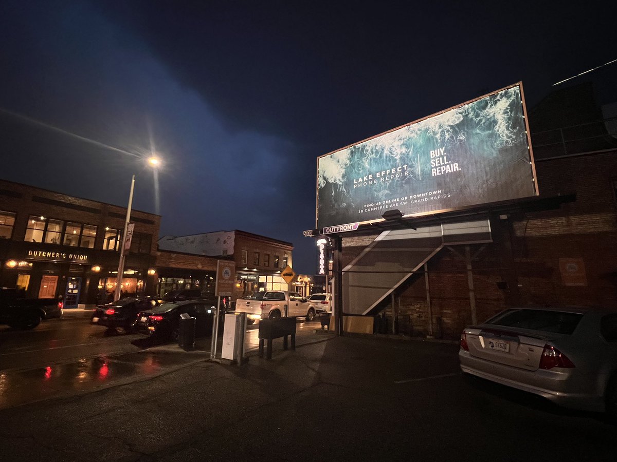 lakeeffectphone's tweet photo. It’s hard to miss our billboard on Bridge Street!

Share a picture of the billboard and tag @lakeeffectphone to receive a free screen protector next time you visit the shop https://t.co/C0n58zDZjB