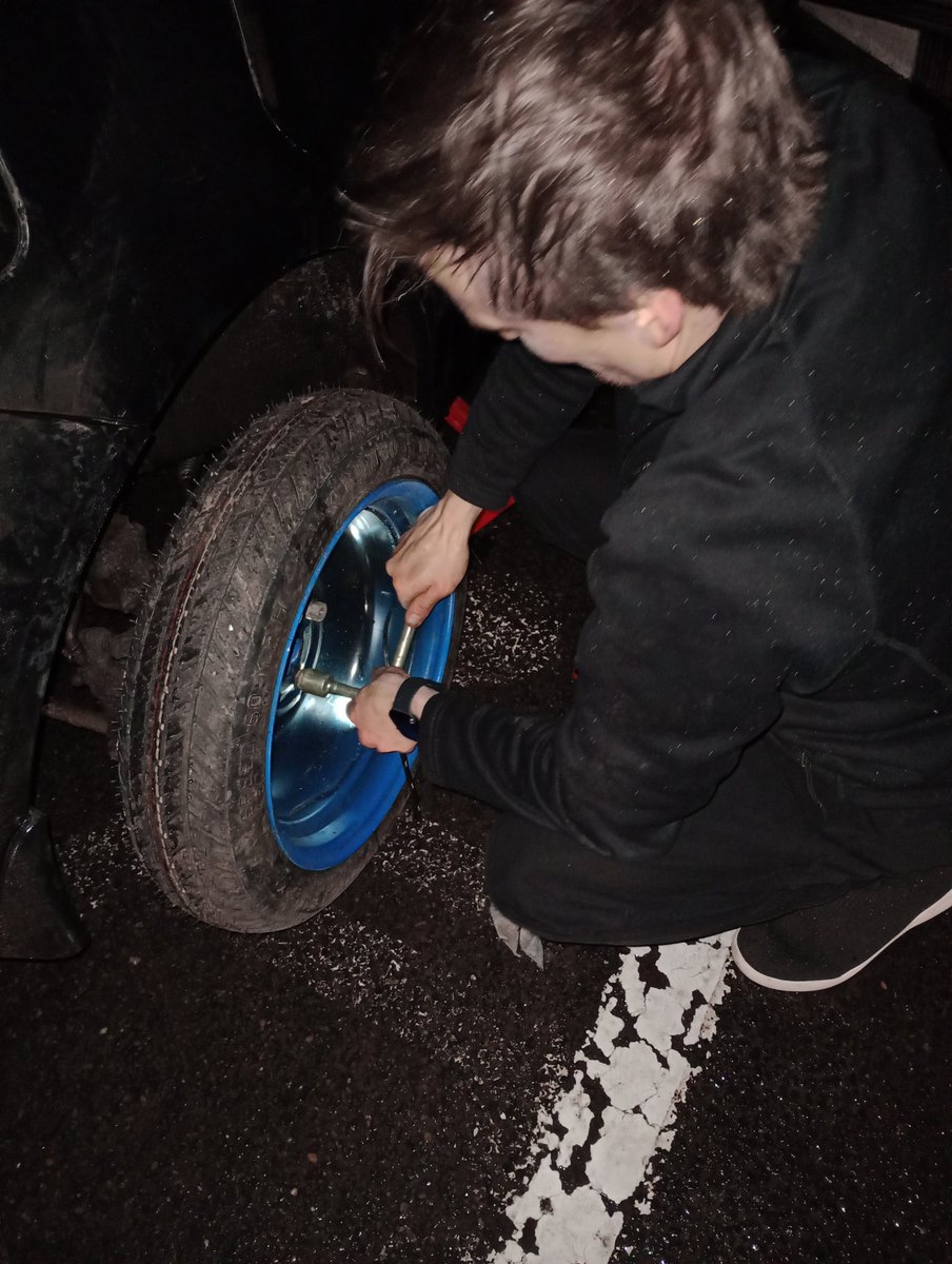 OnTheFrontUA's tweet photo. Made it back to #Kharkiv thank you @UAWW2022 for changing the flat tire. 😅

#StrongerTogether .... Really applies because I suck at changing tires https://t.co/KVy5p3Brqe