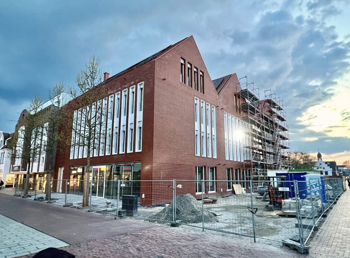 UnserLingen's tweet photo. Der Neubau der @sparkasse Emsland.
Hot Or Not?

#architecture #architektur #lingen #emsland https://t.co/d6qI5cztn1