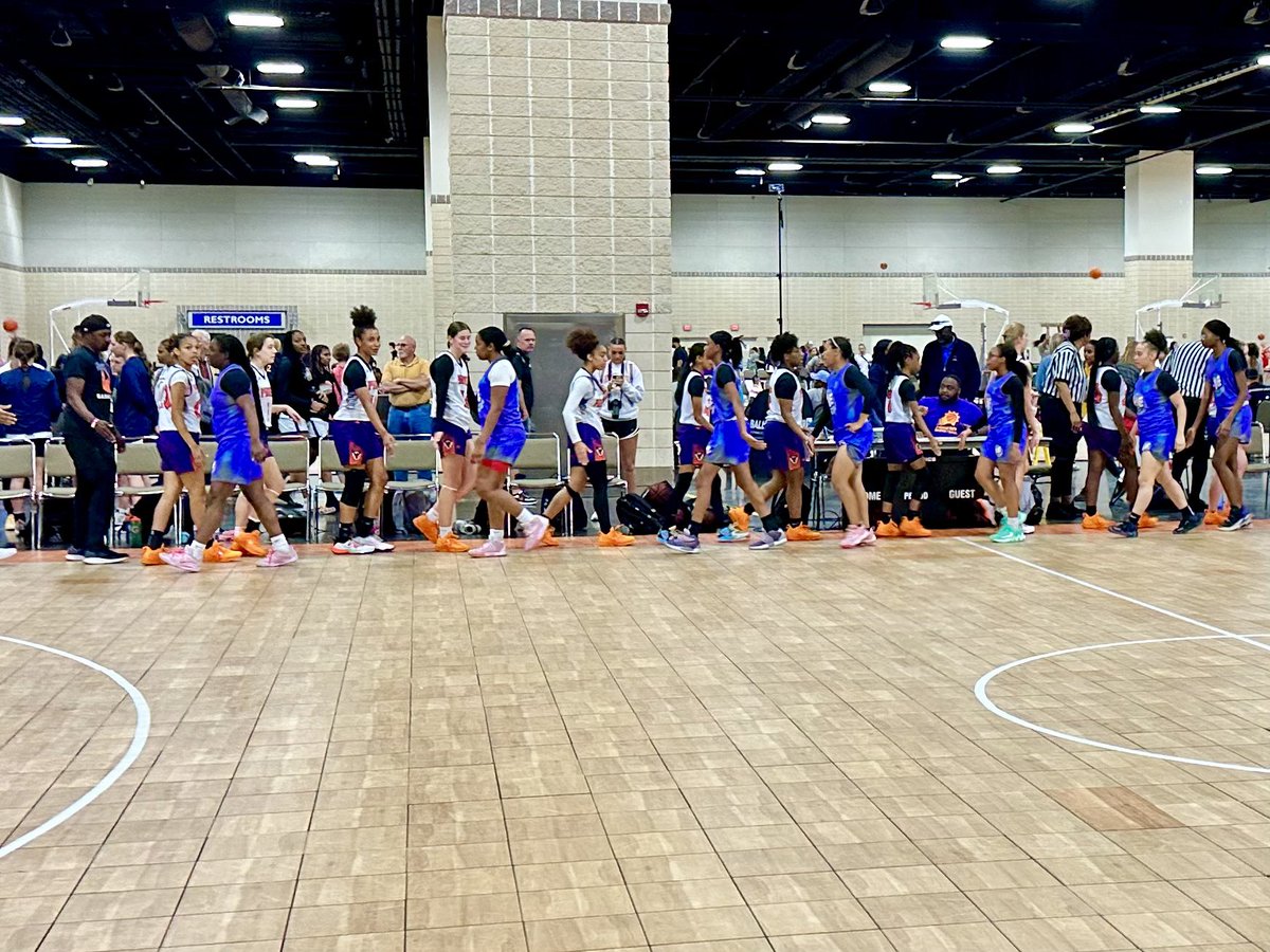 mrspartin's tweet photo. #PhoenixThunderFuture clinched their first win at the #ApacheMemorialShowcase with @InsiderExposure in Knoxville, TN this weekend! #ballhers

 @LadyPhoenixBas @DelaneyRudd4 @Quint_Lewis https://t.co/30eqAfXQPx