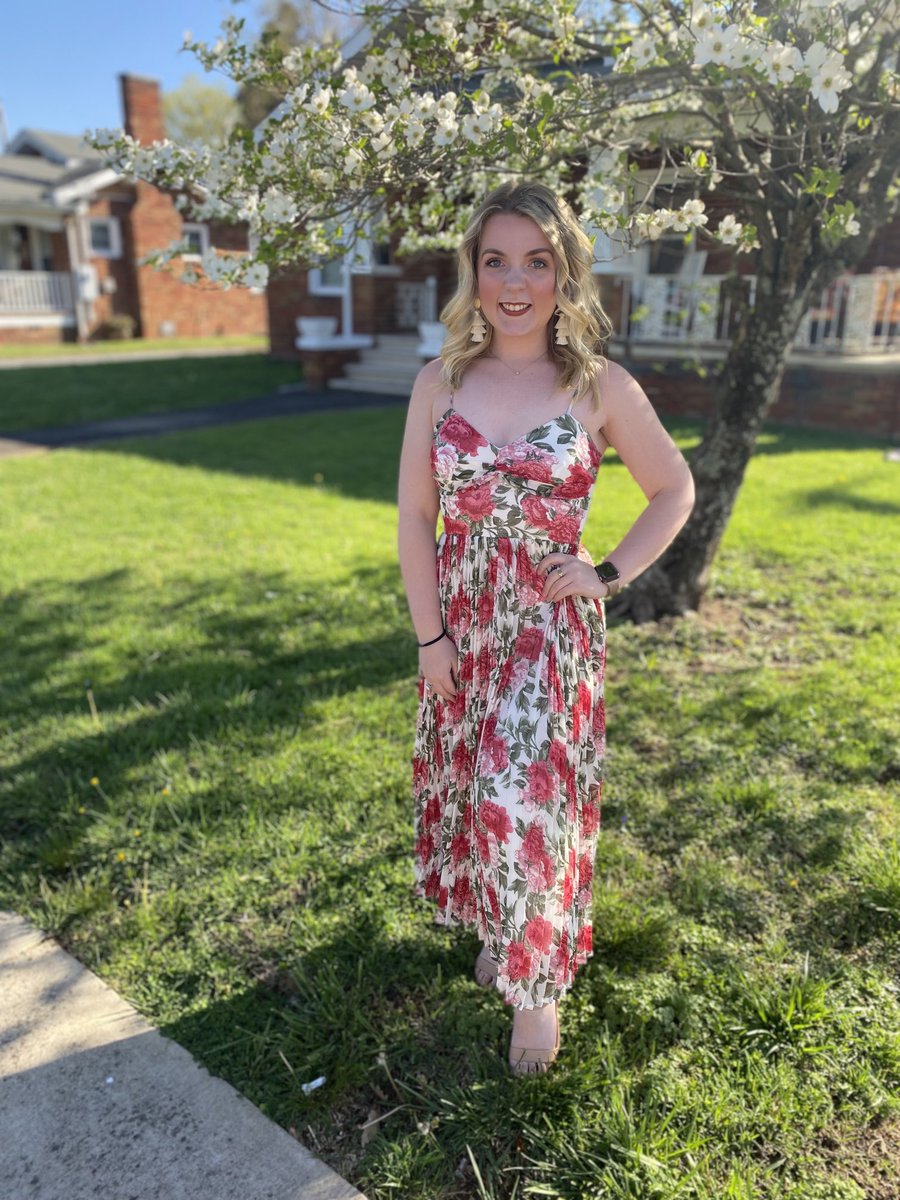 Congratulations to Olivia Roe on receiving the Outstanding Student Scholarship Award:Education! #educationbuffs