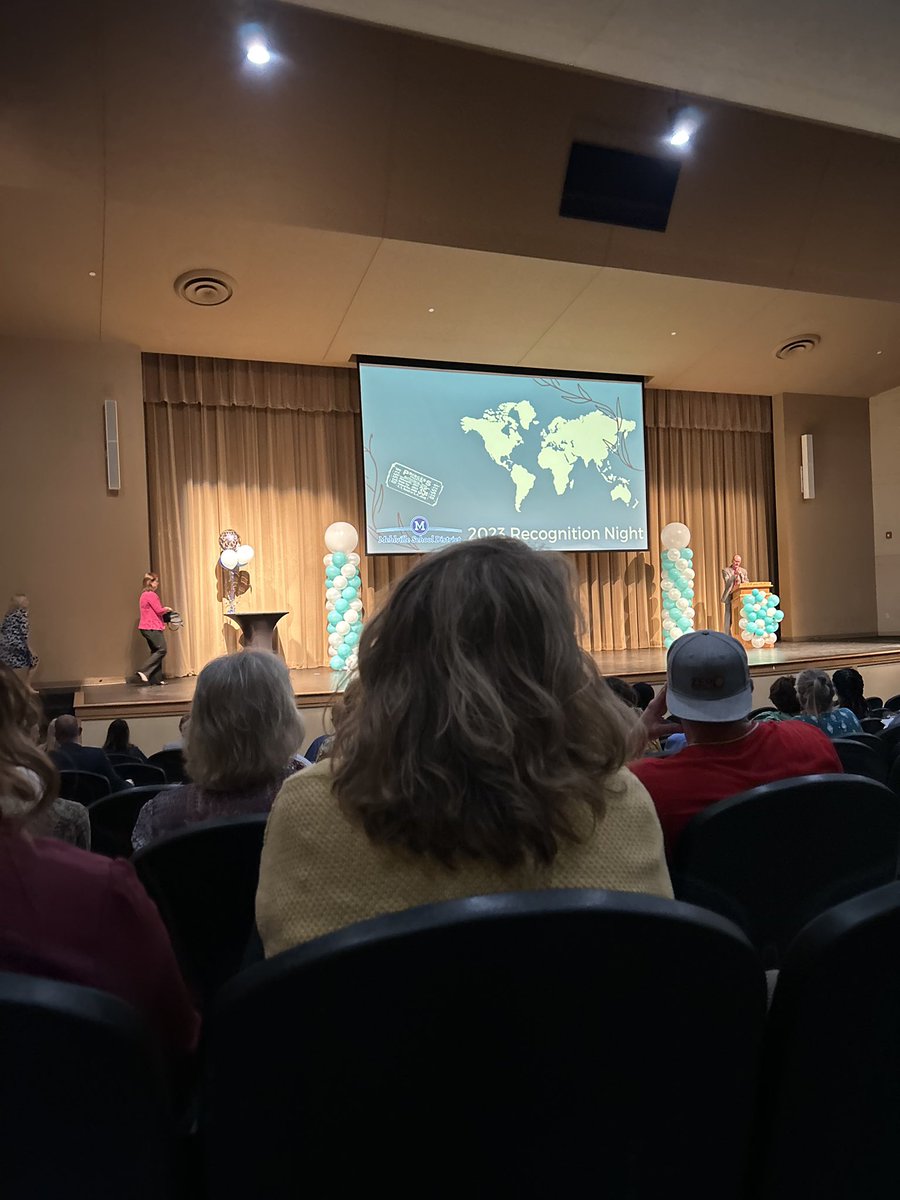 Mehlville_HS's tweet photo. Thank you @MehlvilleSD for hosting Recognition Night! We are so proud of our Teacher of the Year, Anissa Quilling, and Classified Employee of the Year, Nancy Daake! You both make Mehlville a better place! #MSDR #WeAreMehlville https://t.co/yB0IgjqnTV