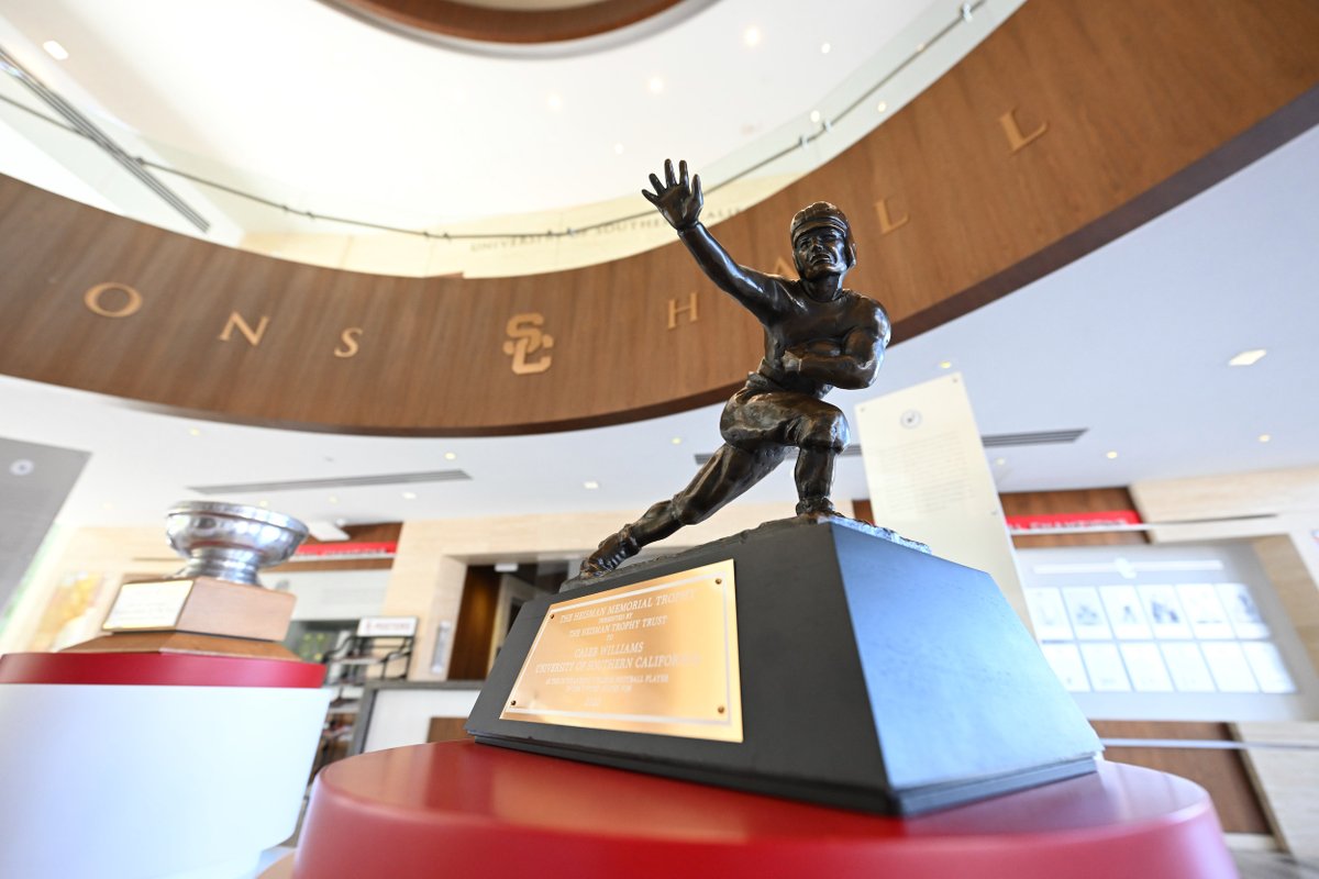 2022 Heisman winner @CALEBcsw's trophy was unveiled today inside @USC_Athletics' Heritage Hall. Not much more than 3 months out until fall camp opens and Williams returns under center with the Trojans. #HeismanFraternity