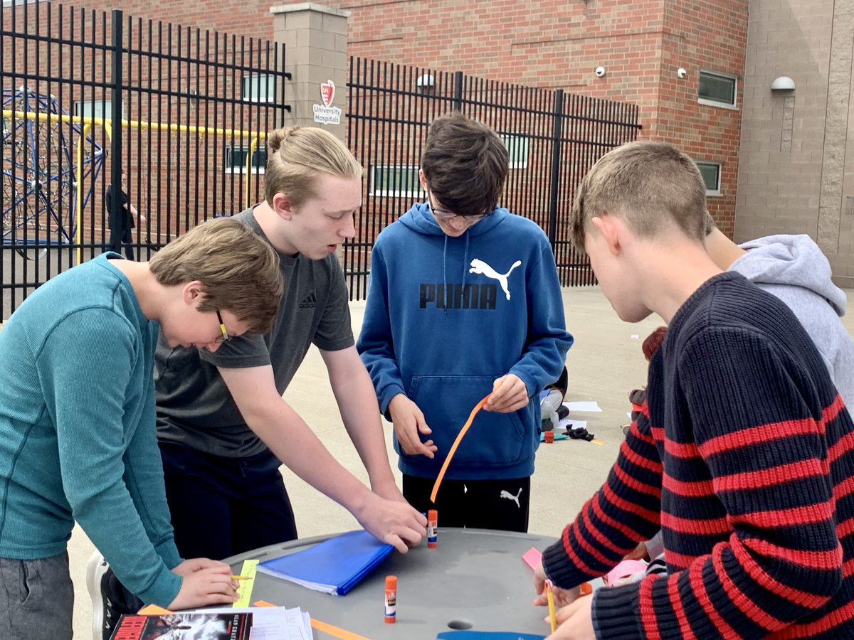 NRCSRangers's tweet photo. #FeedGoodFriday
Today Mrs. Koehler's 8th grade Honors ELA @NRAC3_8 participated in a Paper Chain Discussion/Experiment that visually demonstrated how interconnectedness influences character development and common themes in multiple novels students are currently reading. https://t.co/zOnpfCDoxr