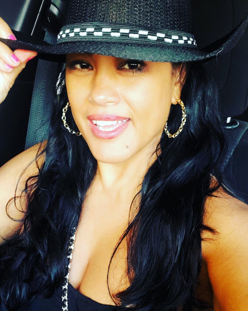 leah_leckie's tweet photo. I love My new Cowboy Hat my sister in law gave me!! #CanadianExpat #CanadianGirlInTheDominican https://t.co/425X6SD2Rq