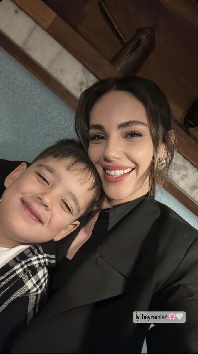 • @|yagmurtanrisevsin / instagram story 

#YağmurTanrısevsin