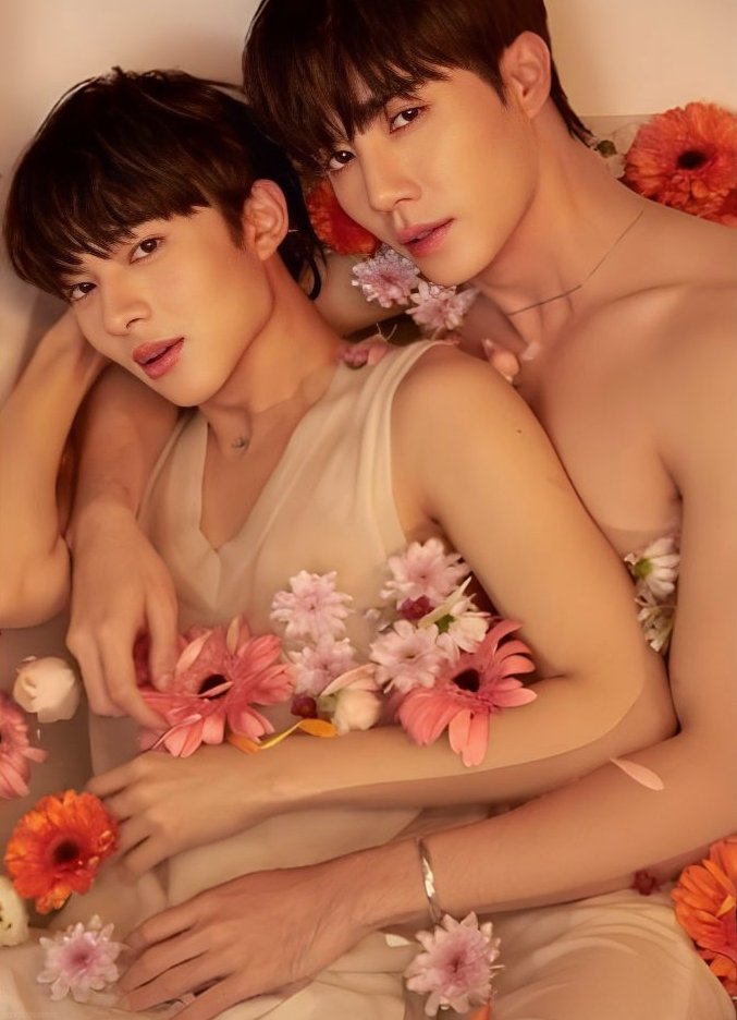 hubboyslove's tweet photo. OS MAIS BELOS! #ZeeNuNew entregando absolutamente TUDO para o photobook oficial deles! #ZeeNuNew1stPhotobook https://t.co/zomDnBP04J