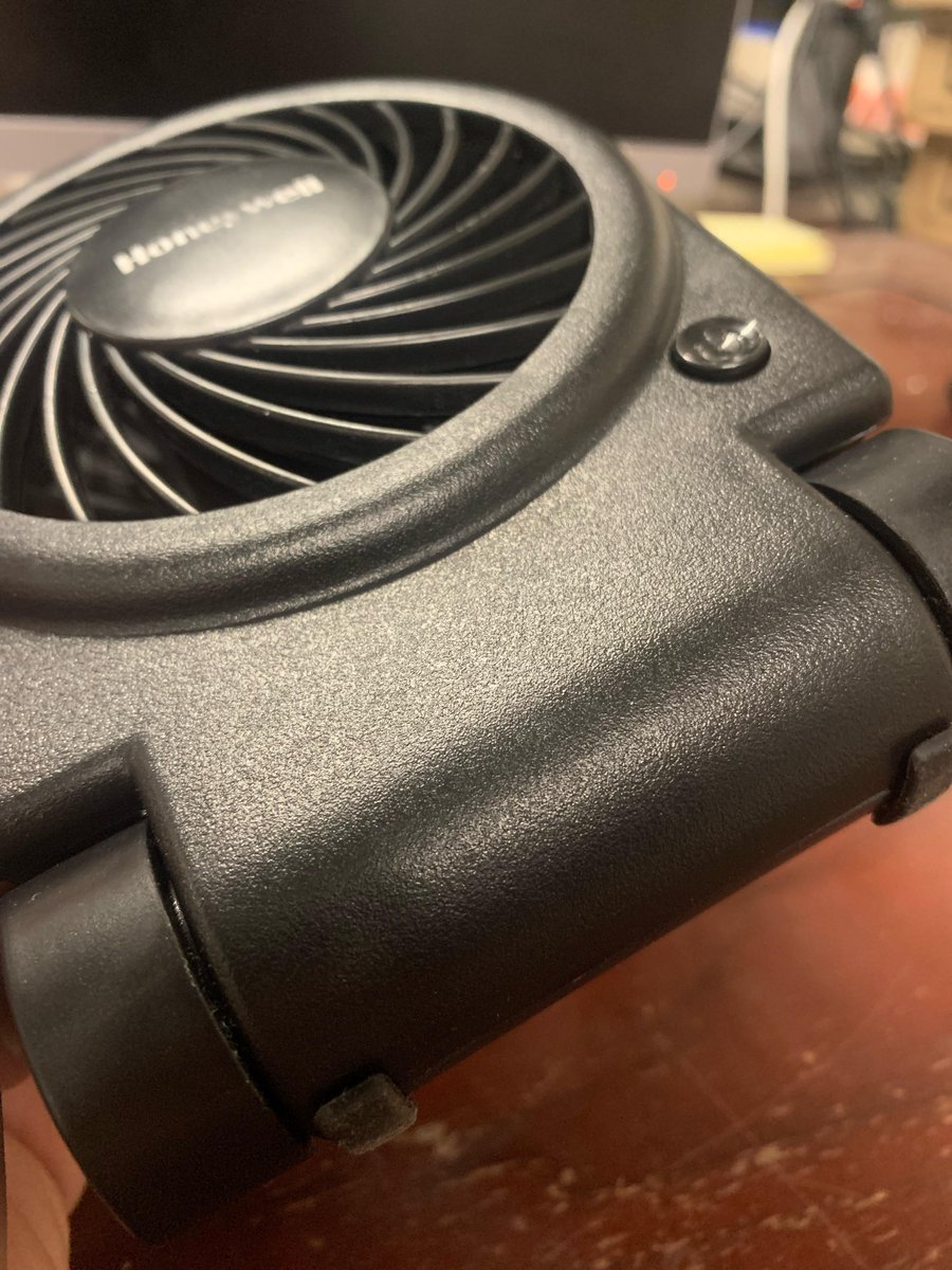 cloedrim's tweet photo. How is this texture achieved with injection molding? I was hoping to make some high quality parts and want this texture on it.  #design #beatiful #awesome #artwork https://t.co/JiR4WqrysR