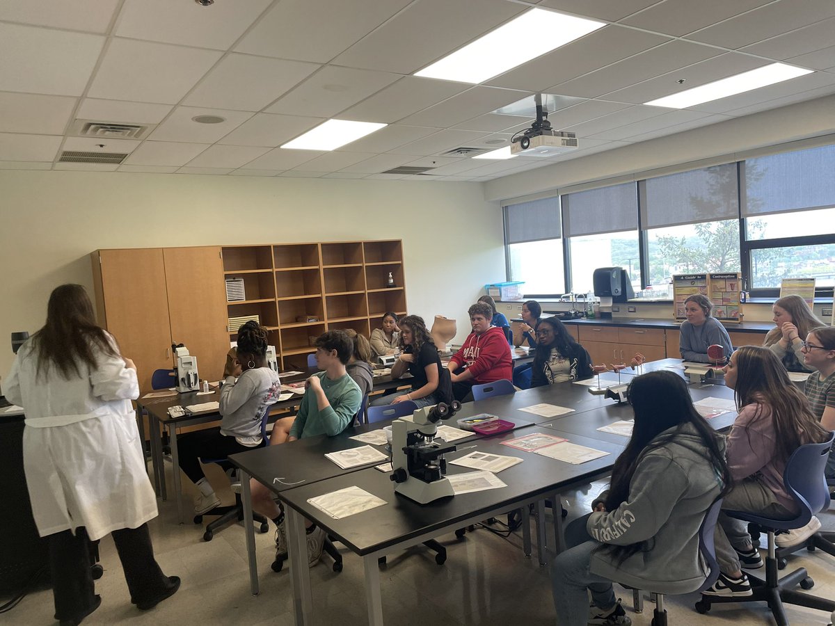 MrsCarroll25's tweet photo. After a few year hiatus due to Covid, the AS A&amp;P cadaver lab field trip to Cincy State is back! The students were able to view 2 cadavers &amp; participate in a reproduction &amp; development station activity. Afterwards, 37 high schoolers (and 1 teacher) absolutely destroyed 11.5 pizzas https://t.co/GgahvvVCTJ