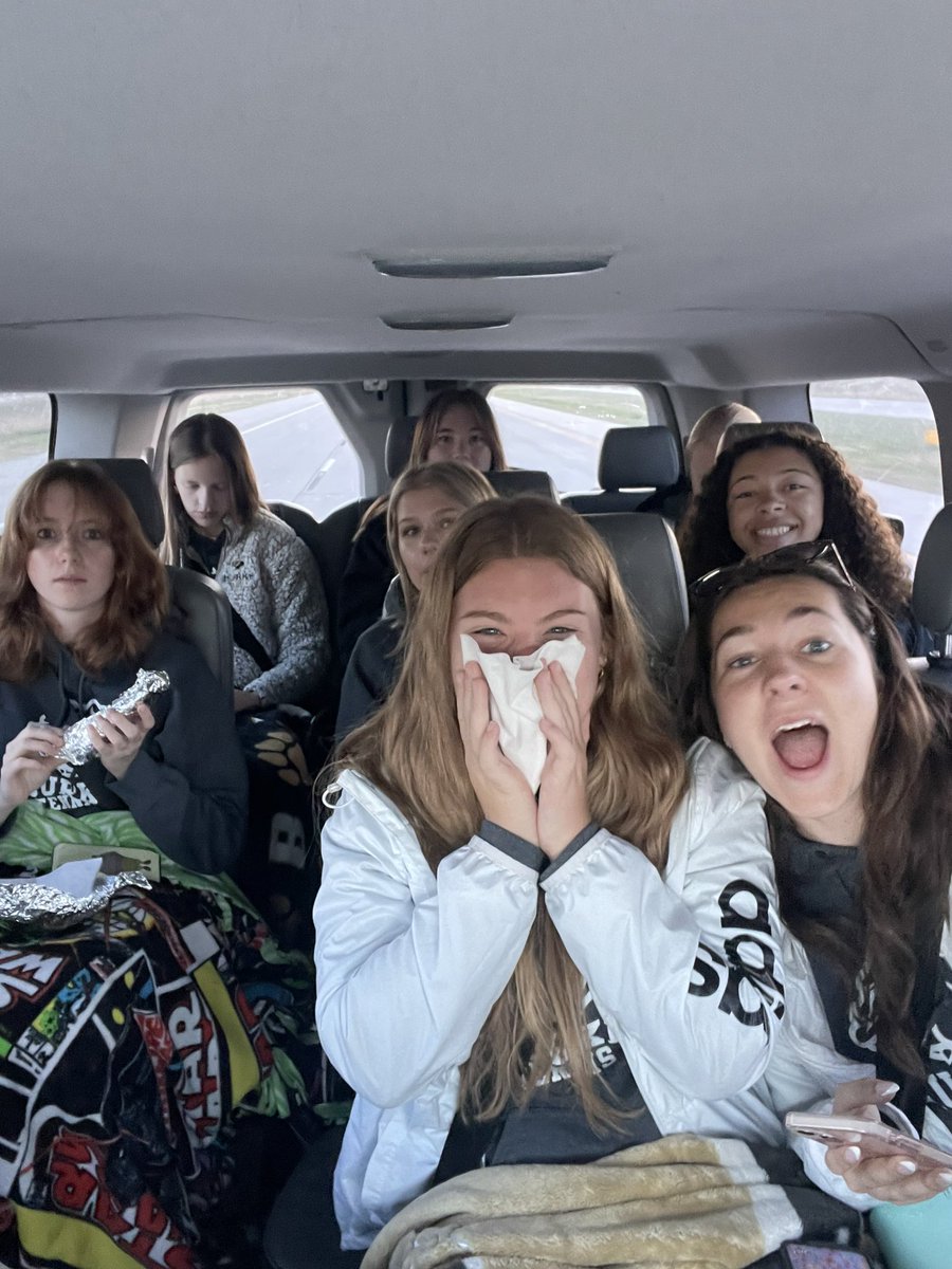 BurkeGTennis's tweet photo. Varsity finishes 4th at the Fremont Invite. Team is showing so much growth each time we play. 
Mallory placed 3rd at #1 singles and taking home some hardware. #weslayallday https://t.co/Ou5OjiH9CM
