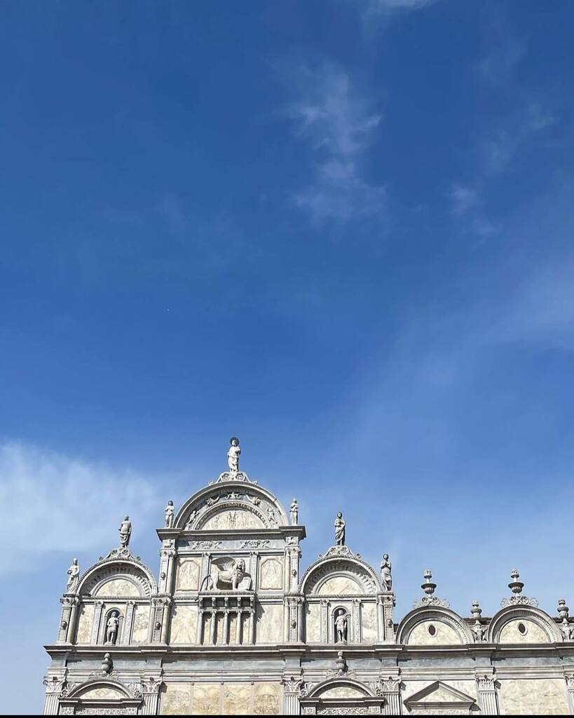 ten days ten skies (42)
#skylover #tenbluenotes #cloudsliver #searchwandercollect #wanderer instagr.am/p/CrT2fwcqUWQ/