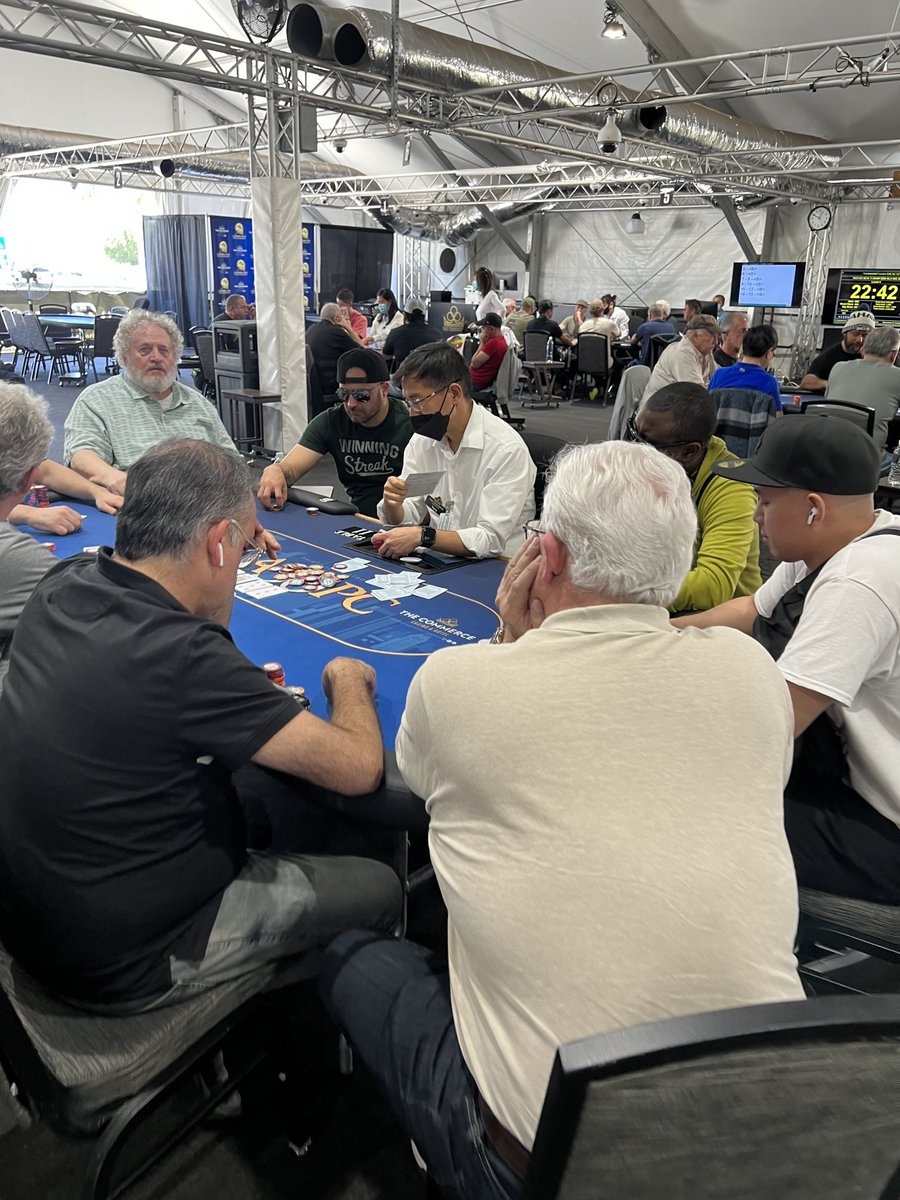 Here at commerce , it’s so hot in the tent even dealers have to fan themselves to be able to deal , they brought in couple of fans and it’s still the same shit , they treat tournament players like animals at commerce👎👎
