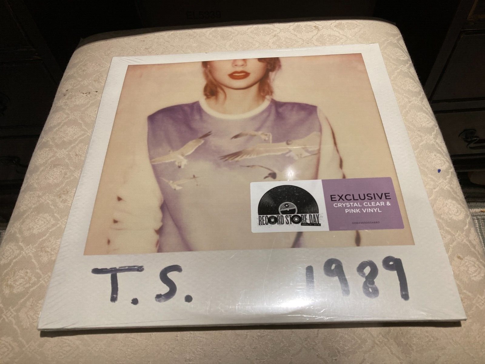 popsike.com on "archived! 850 | Taylor Swift 1989 Rsd Vinyl Eu Crystal Clear Pink 2lp New Rare #vinyl https://t.co/ZfXqBrgujU https://t.co/BZrU84Jh0L" / Twitter