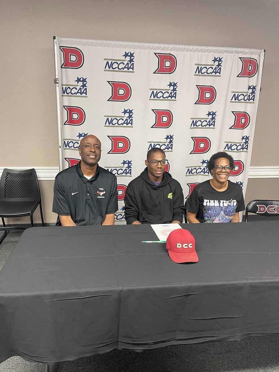 Big Shout out to <a href="/jacobeegiles/">Jacobee Giles</a> for committing to play College Basketball <a href="/_dallasmbb/">DCC Men's Basketball</a>. Let's Go! <a href="/Furr_Hoops/">Furr Hoops 🏀</a> <a href="/FurrHS/">Furr High School</a> <a href="/EdleaderMoran/">Tammie Moran</a> <a href="/RLewis34/">Coach Lewis</a> <a href="/MrMintzJr2/">Michael Mintz Jr</a> <a href="/Stillgotitat30/">Kimberly Johnson</a>