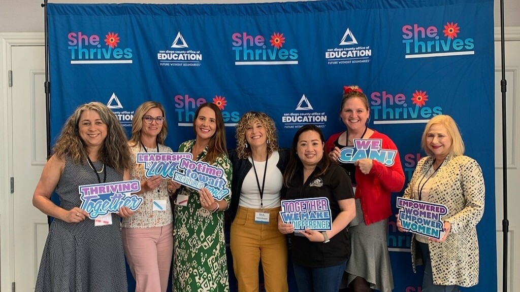Lakeside_USD's tweet photo. Amazing female leaders in LUSD learning together and thriving! #SDCOE_shethrives #lusdlearns https://t.co/jDa4hSTkUb
