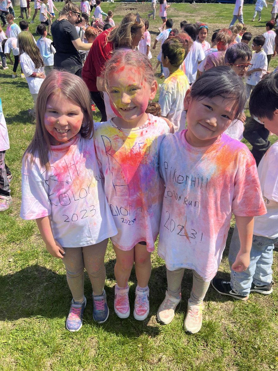 MrsRosarioRHE's tweet photo. @RikerHillRams Color Run 2023!! #Weareramily https://t.co/IaH715PUQ9