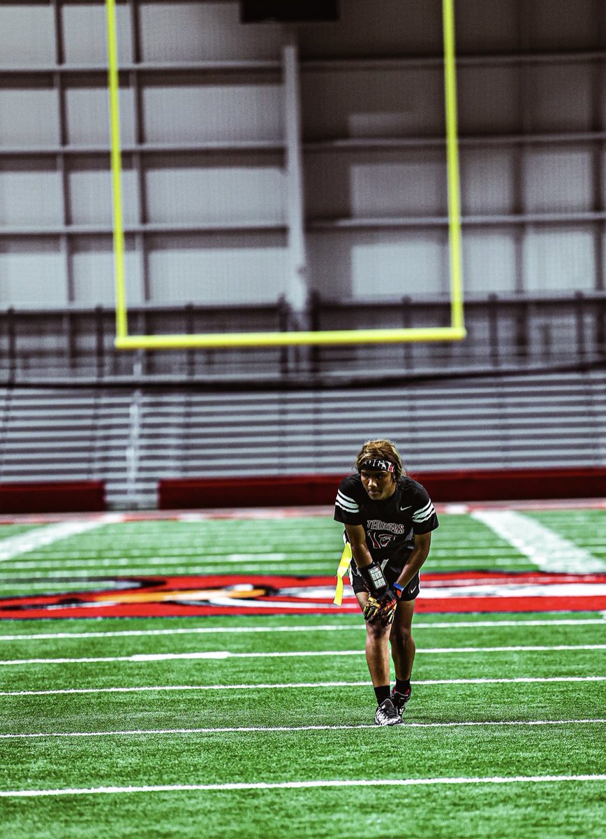 Ending my senior year with 200 receiving yards, 2 touchdowns, 16 solo tackles, and 3 interceptions💥❤️#13out