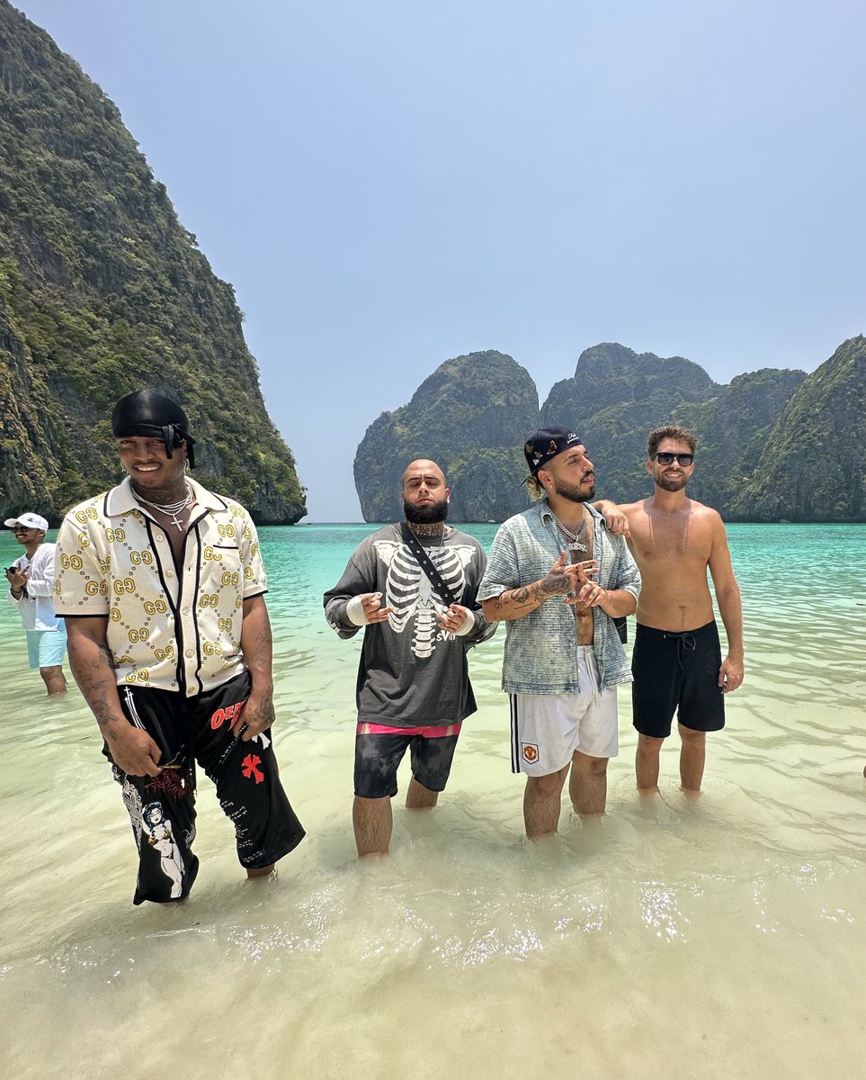 DJSCHEME_'s tweet photo. Vrocation 
- Phi Phi Islands https://t.co/3h9DSpJgso