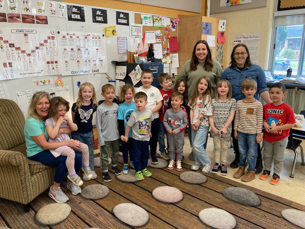 I had such an amazing final placement in kindergarten at @HBeatonBulldogs! I can’t wait to start my career with the GECDSB! 👩🏻‍🏫📚✏️ <a href="/gecdsbpro/">GECDSB PR</a>