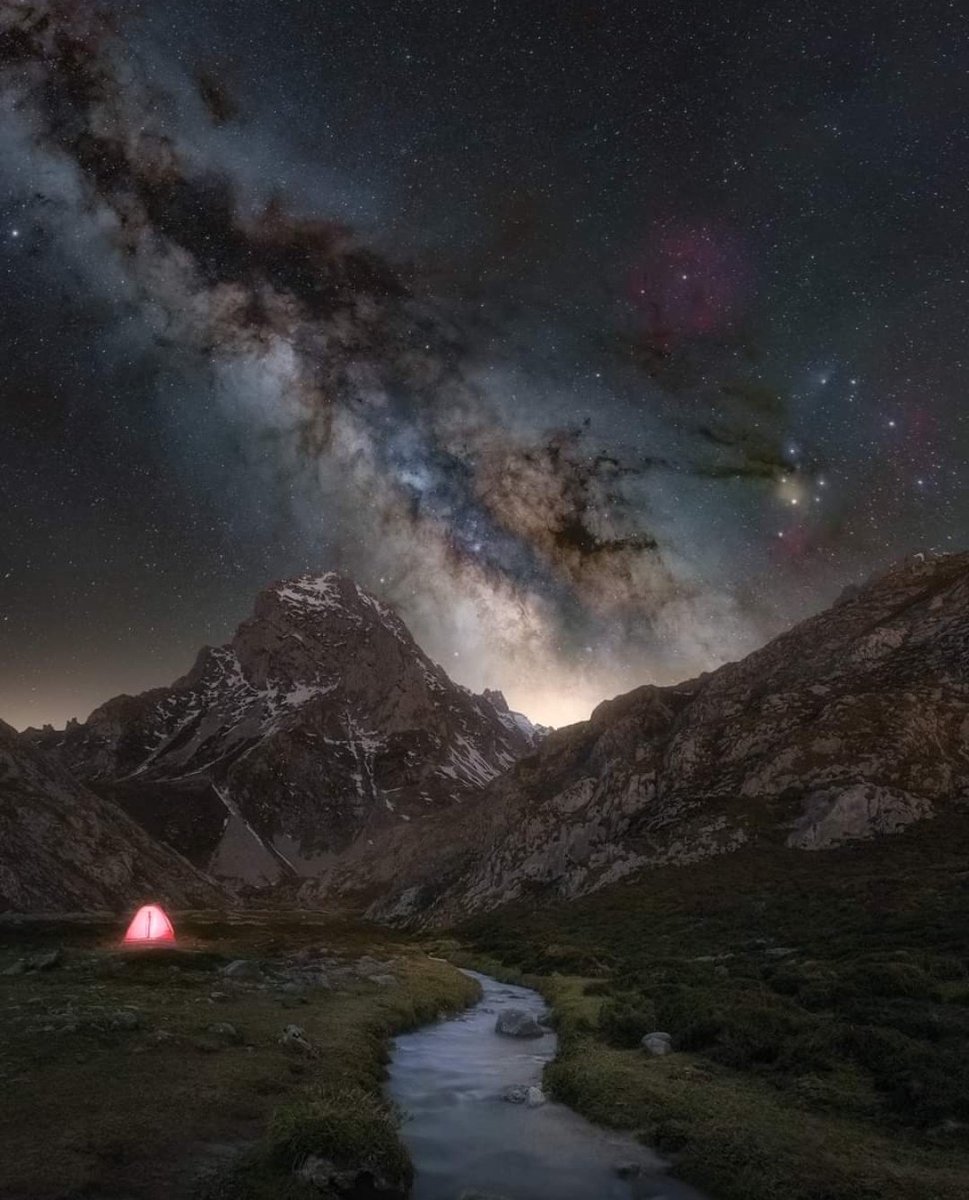 VientuNordes's tweet photo. La Vía  Lláctea sobre los Picos d'Europa.

Picu'l Escamelláu, Cabrales/Camaleño, Asturies/Cantabria.

 📸: Glendor - Fine Art Photography https://t.co/VlX94lfHDo