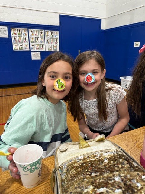 Thursday was Healthy Snack Day at Washington! Thank you to the Health and Wellness Committee for providing these delicious treats!