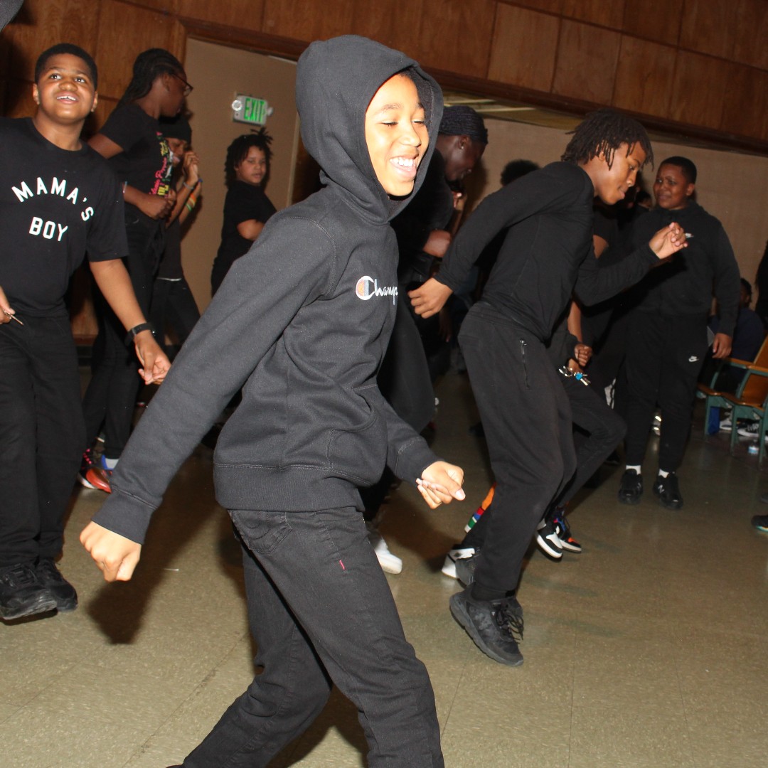MRIPrograms's tweet photo. A few joyful scenes from our 3rd Quarter Showcase. Whenever we need a little motivation to keep building, we think about our youth. Every young person deserves to feel this type of joy. #MRIPrograms #MRIFamily #MomentoftheWeek #BlackJoy #YoungArtists https://t.co/ta6wCHbcj8