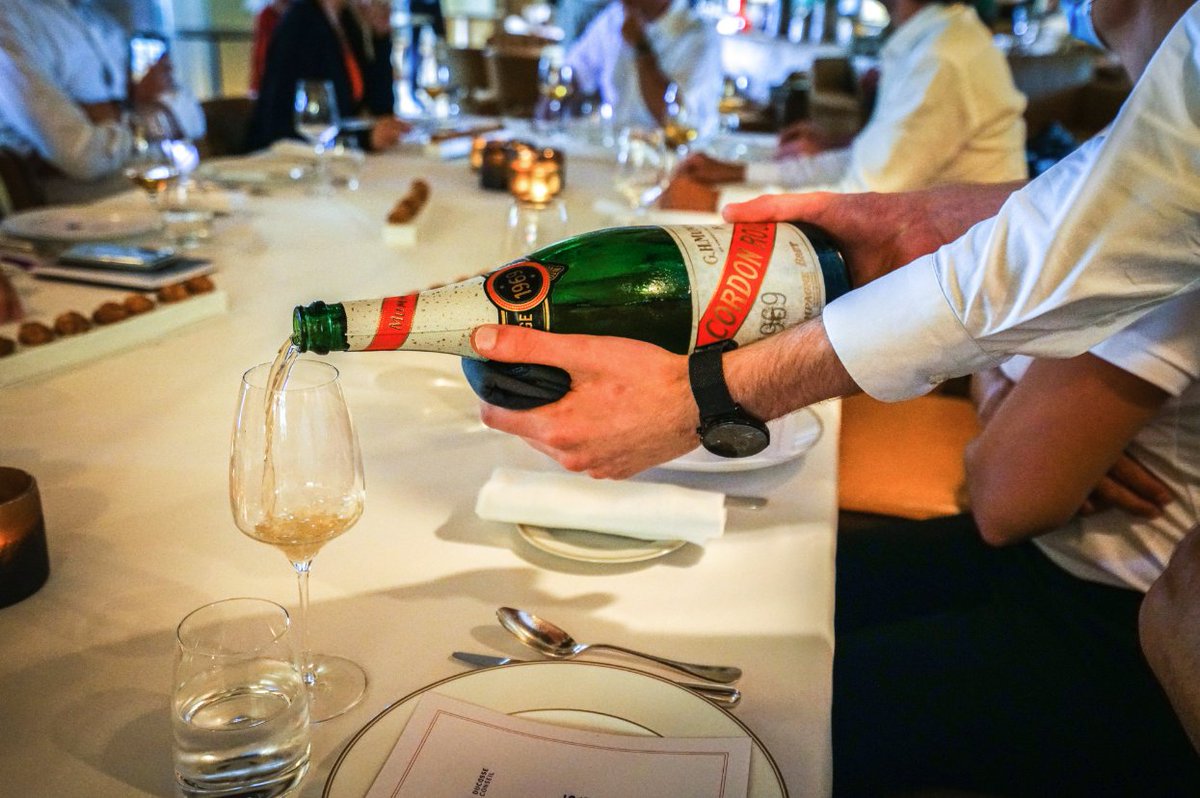 orbitespace's tweet image. Partake in unique experiences at Astronaut Orientation with Orbite.
📷 Magali Maricot
#Orbite #orbitespace #1969 #vintagechampagne #spaceexploration