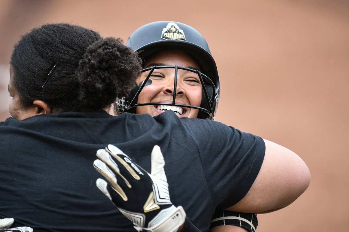 PurdueSoftball's tweet photo. First career grand slam. 📸

#BoilerUp x @OliviaMcFadden_ https://t.co/RvhaVvSnrm