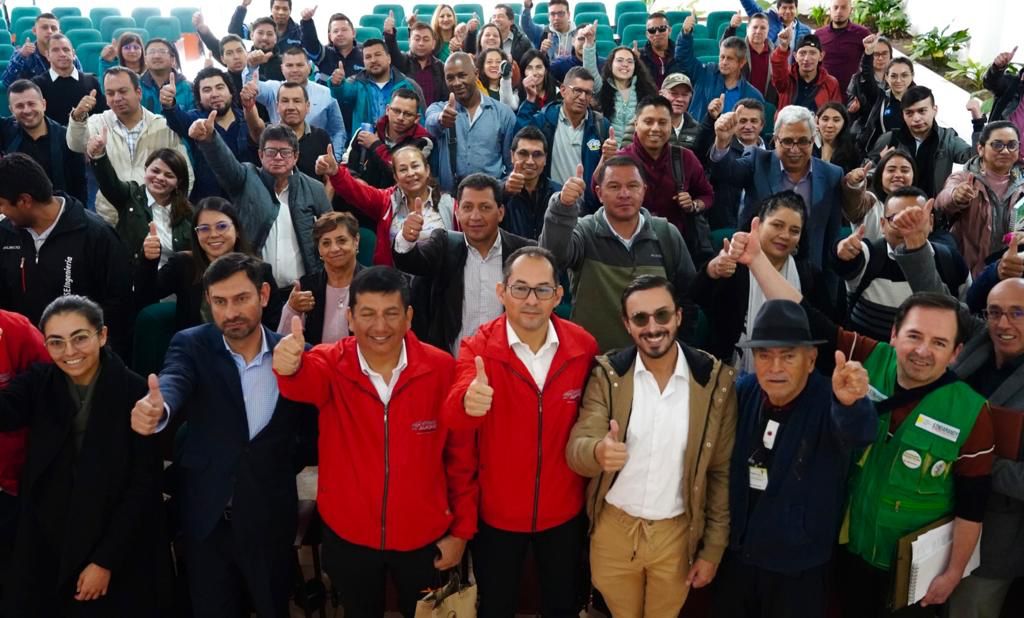 Ministerio_TIC's tweet photo. Concluyó con éxito el evento '#PrevenTIC, un cambio por las TIC' que se realizó en la ciudad de #Pasto (#Nariño). Participaron más de 80 operadores de 24 municipios del departamento. https://t.co/iY5vkkvipc