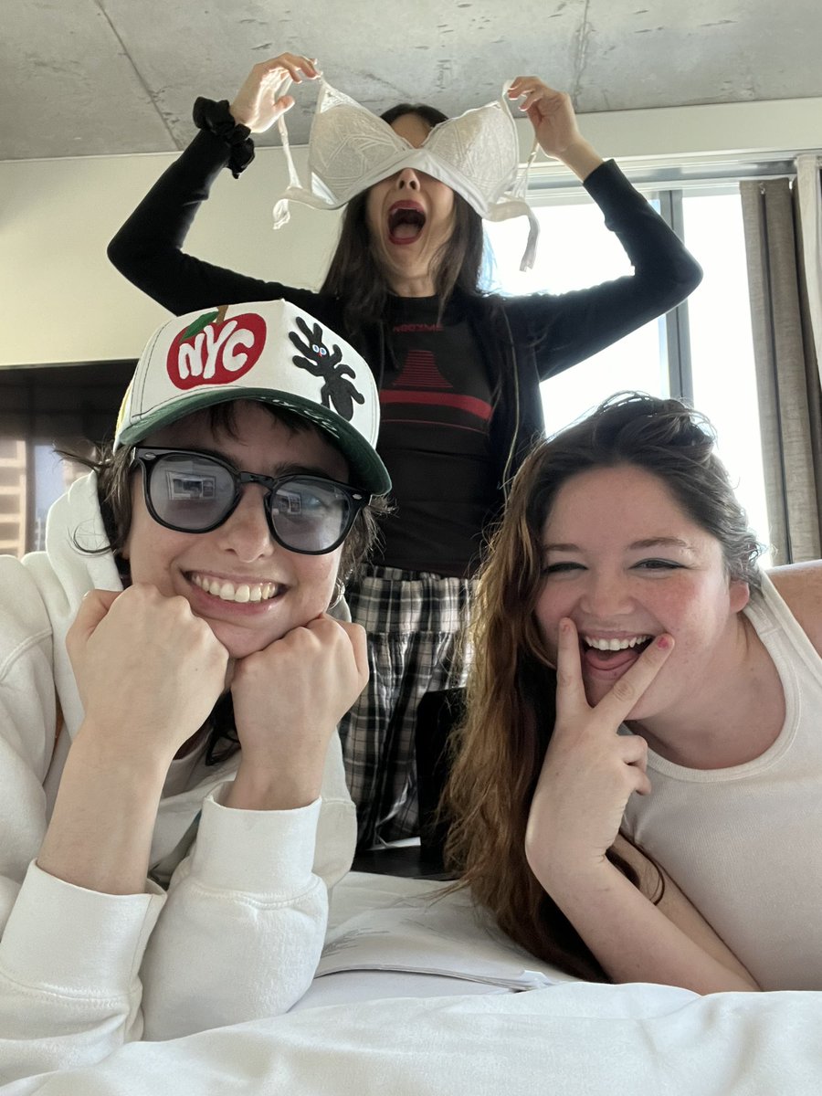 SARAH SQUIRM tweet media