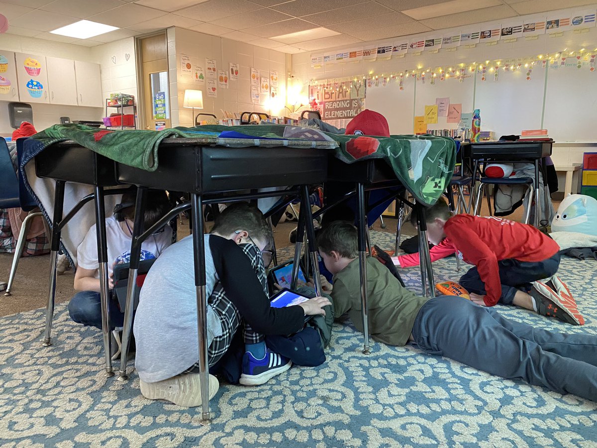MrsChangGrove's tweet photo. This week, we published and shared our Poetry Anthology! And we had our 240 Golden Hearts celebration: Fort & Flashlight Reading! ~Iris. #WeeklyStudentTweets #WeBelong220 @GroveAve220 https://t.co/127MO5YckN
